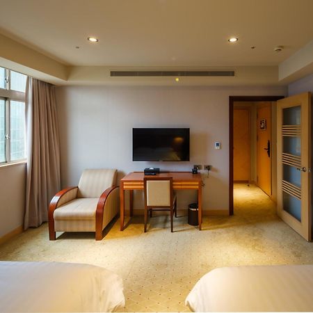 Rich & Free Hotel - Fuzhong 富逸旅趣-板橋府中館 Taipé Exterior foto