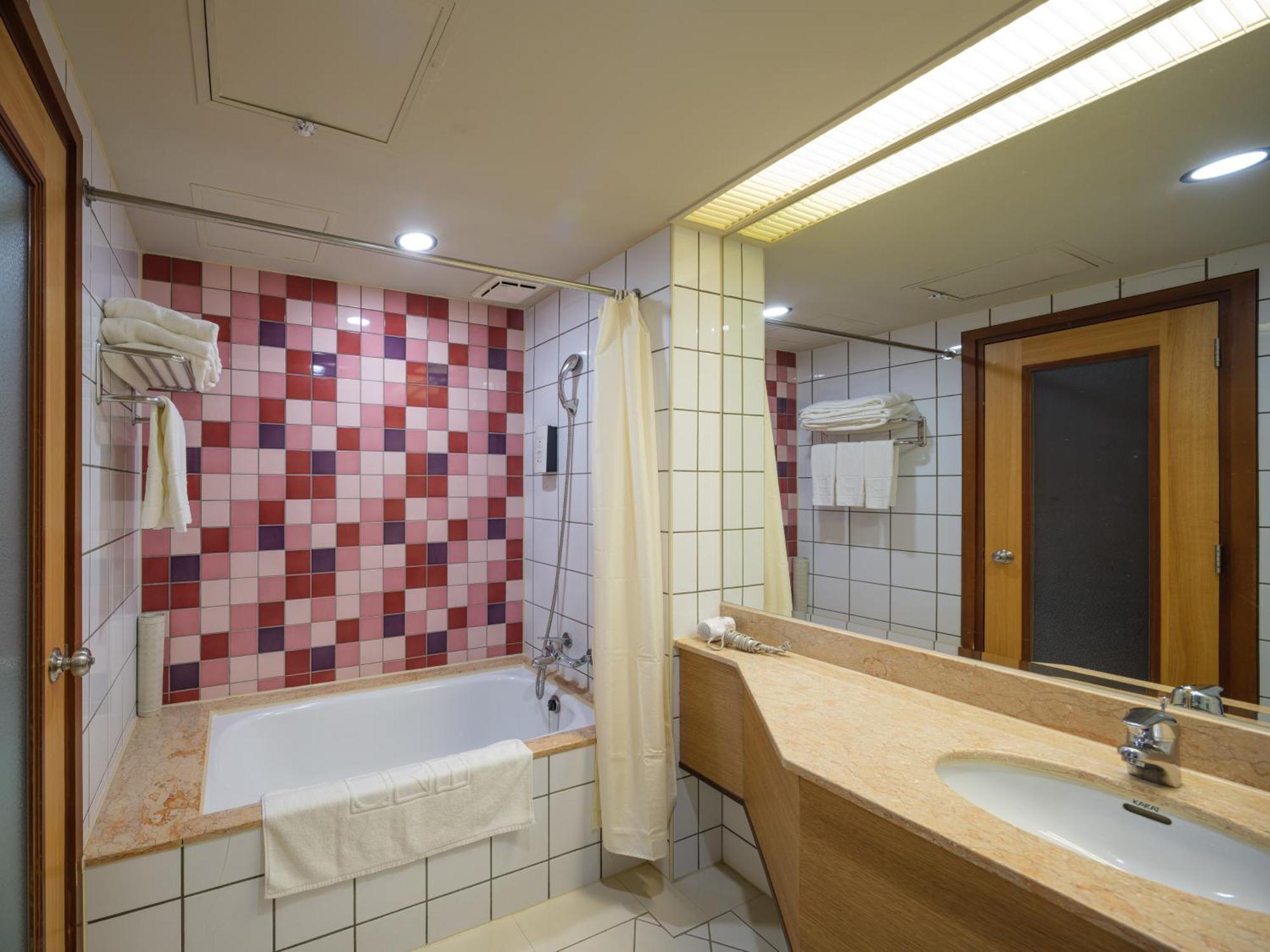 Rich & Free Hotel - Fuzhong 富逸旅趣-板橋府中館 Taipé Exterior foto