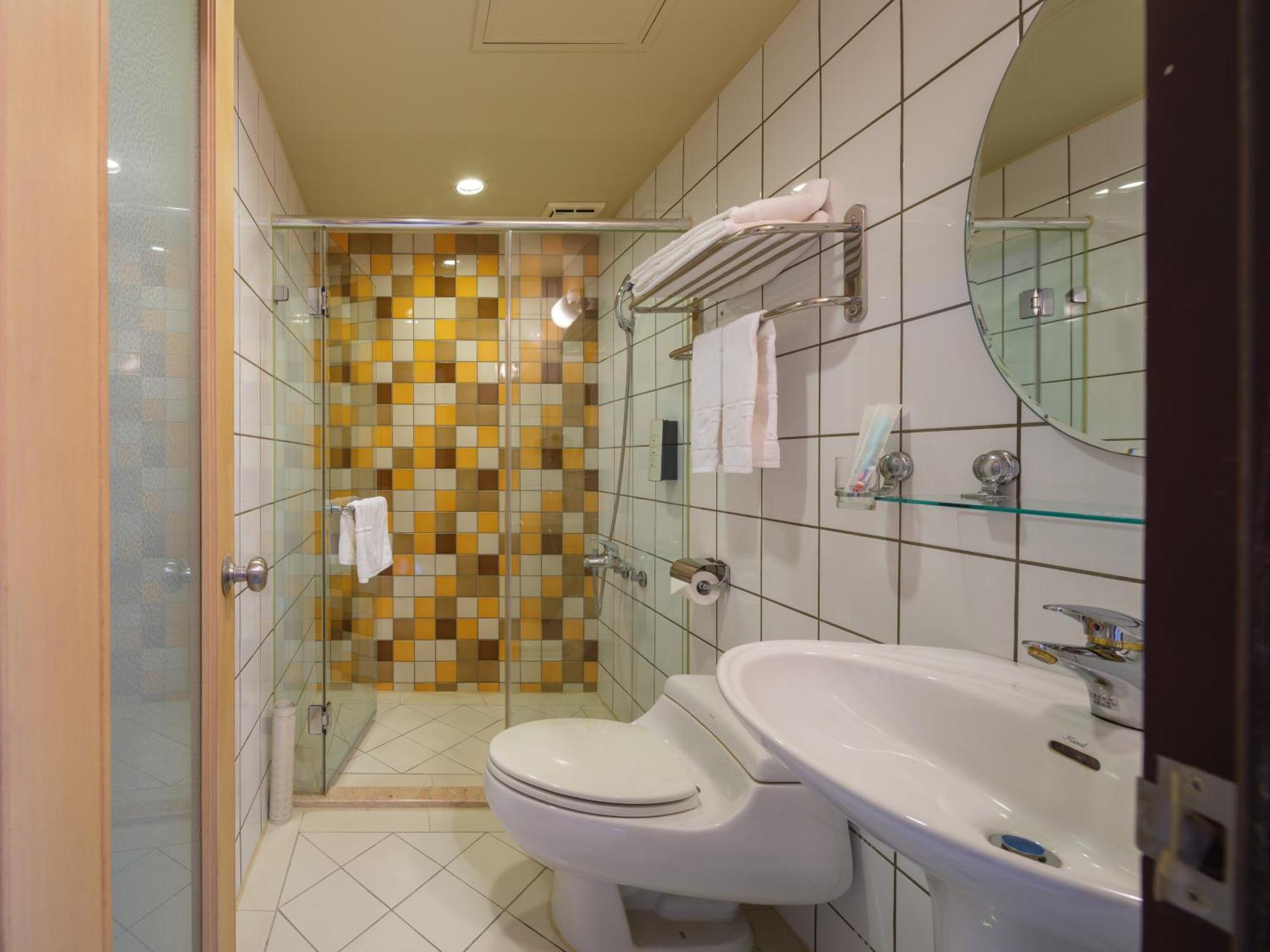 Rich & Free Hotel - Fuzhong 富逸旅趣-板橋府中館 Taipé Exterior foto