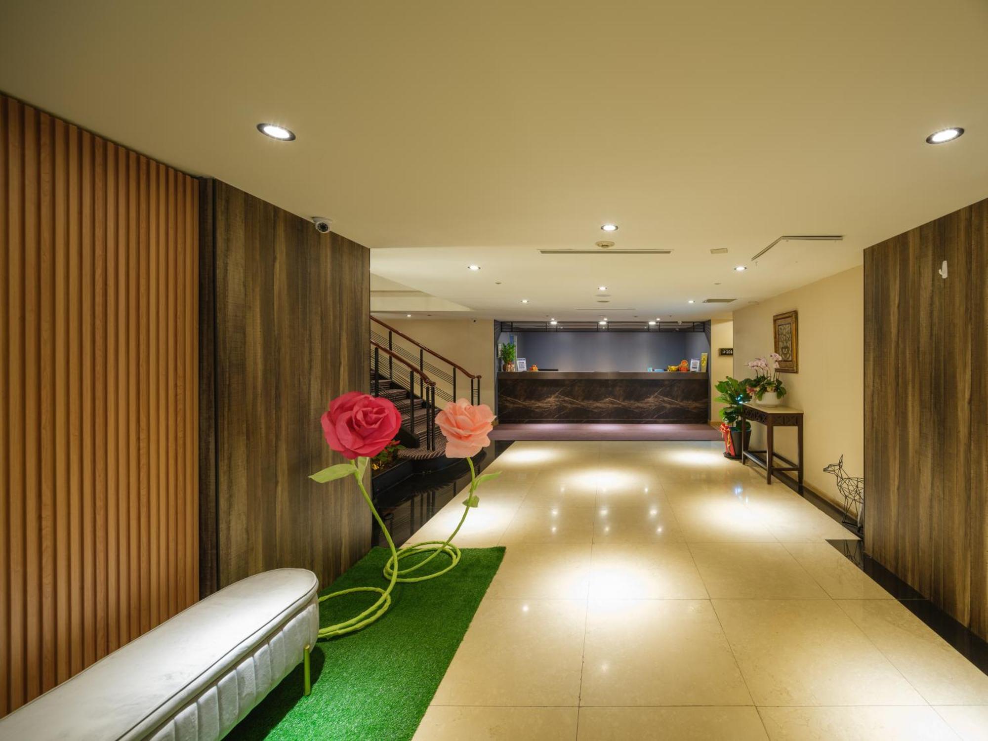 Rich & Free Hotel - Fuzhong 富逸旅趣-板橋府中館 Taipé Exterior foto