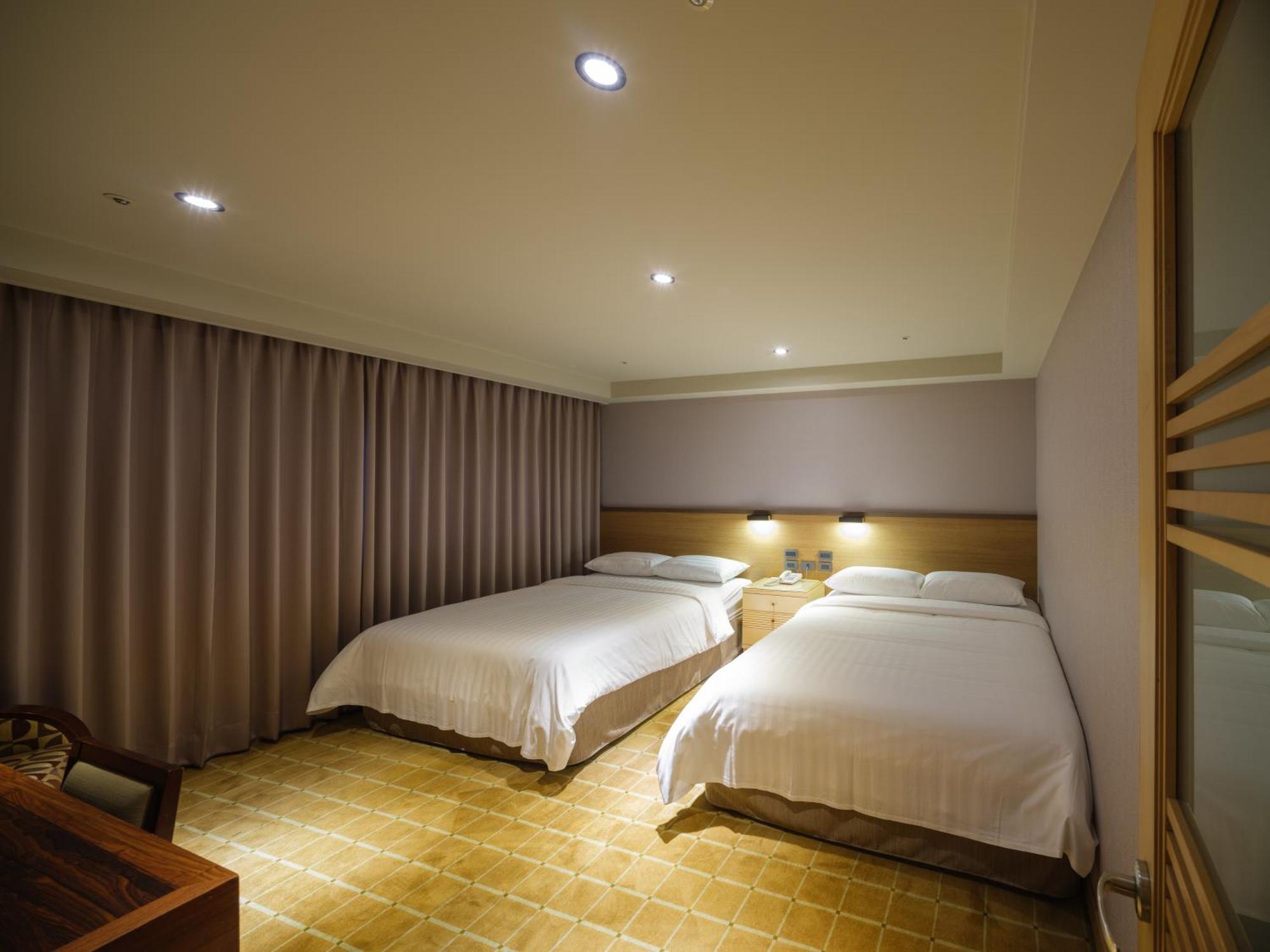 Rich & Free Hotel - Fuzhong 富逸旅趣-板橋府中館 Taipé Exterior foto