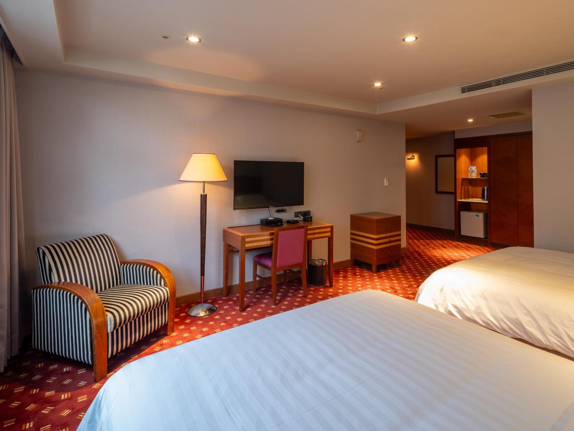 Rich & Free Hotel - Fuzhong 富逸旅趣-板橋府中館 Taipé Exterior foto