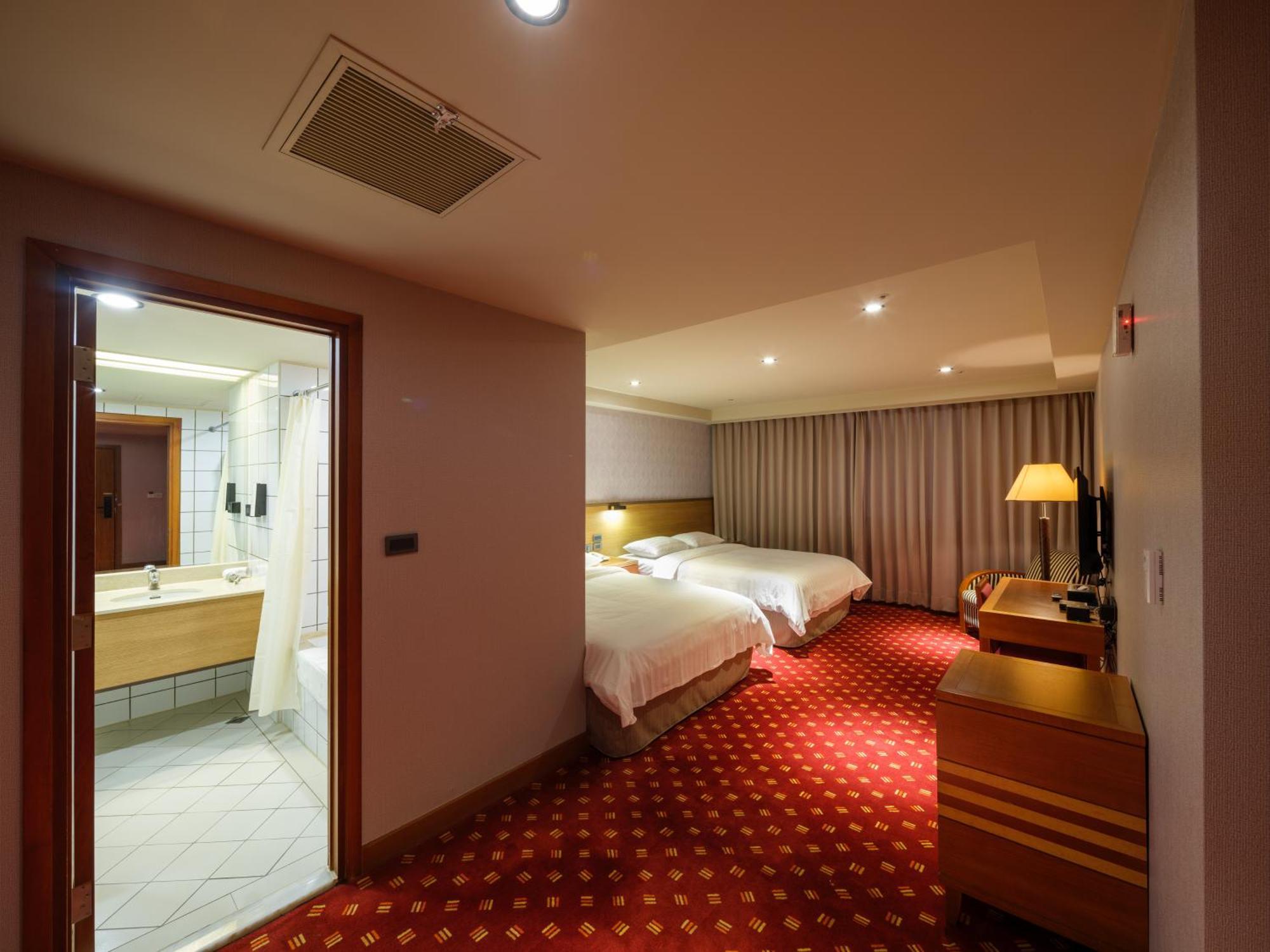 Rich & Free Hotel - Fuzhong 富逸旅趣-板橋府中館 Taipé Exterior foto